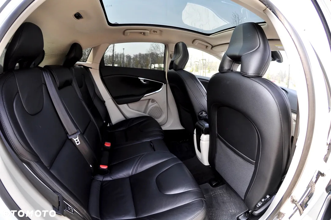 Volvo V40 D2 Summum - 18