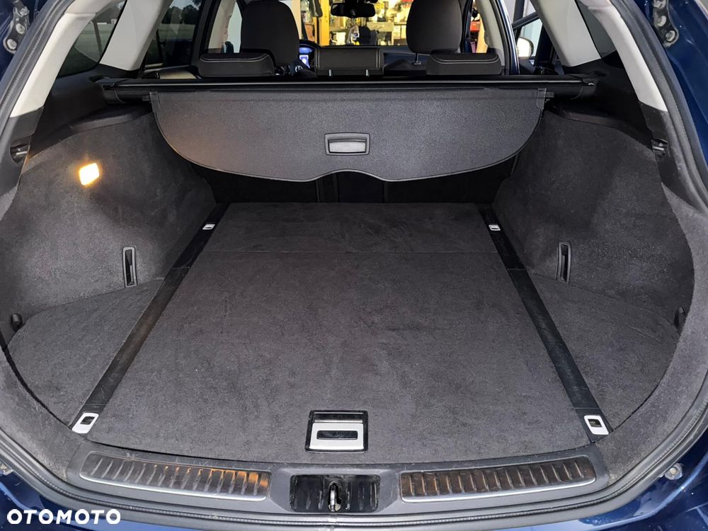 Toyota Avensis 2.0 D-4D Premium - 12