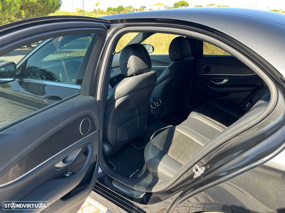 Mercedes-Benz E 300 de AMG Line - 6