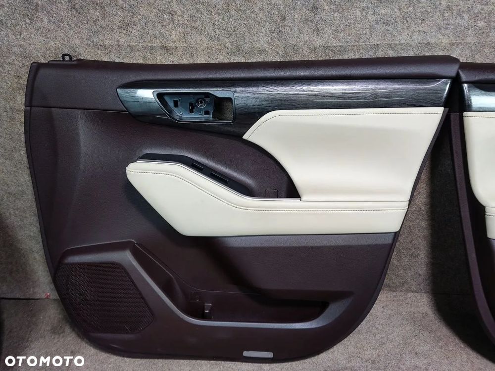 TOYOTA HIGHLANDER 20-24r Fotele Kanapy Boczki Skórzane 7 osób - 14