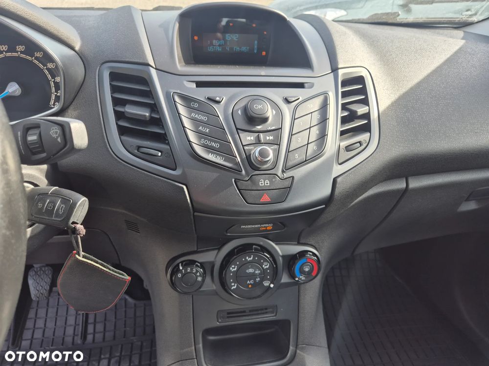 Ford Fiesta 1.25 Titanium - 13