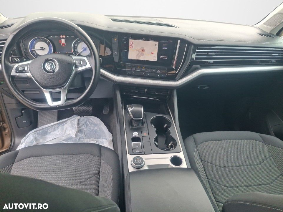 Volkswagen Touareg - 14