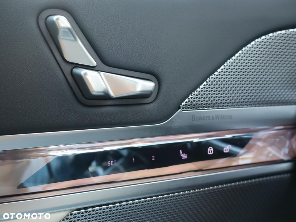 BMW i7 - 18