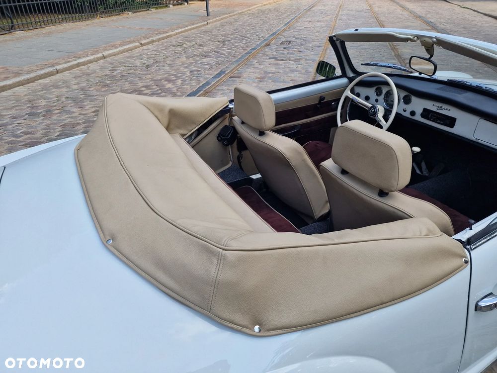 Volkswagen Karmann Ghia - 25