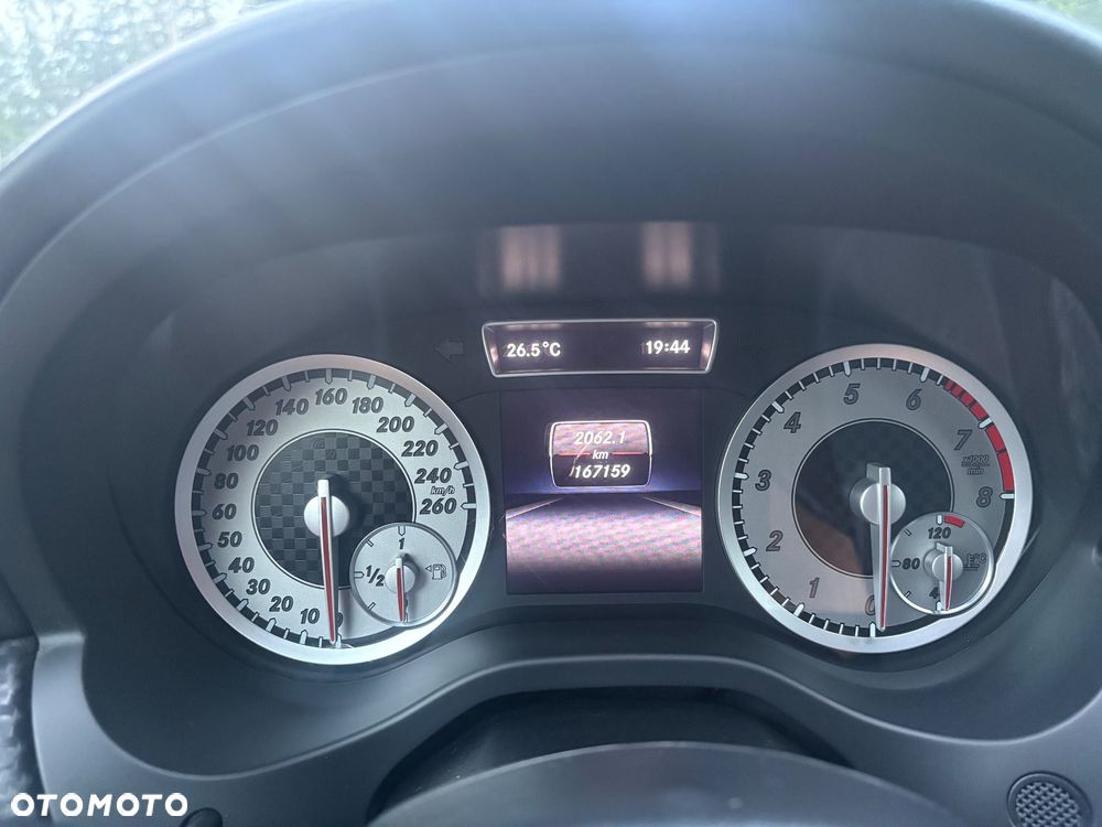 Mercedes-Benz Klasa A 180 BlueEfficiency Edition - 16