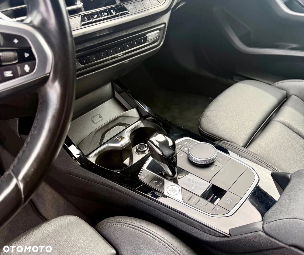 BMW Seria 2 218i M Sport - 12