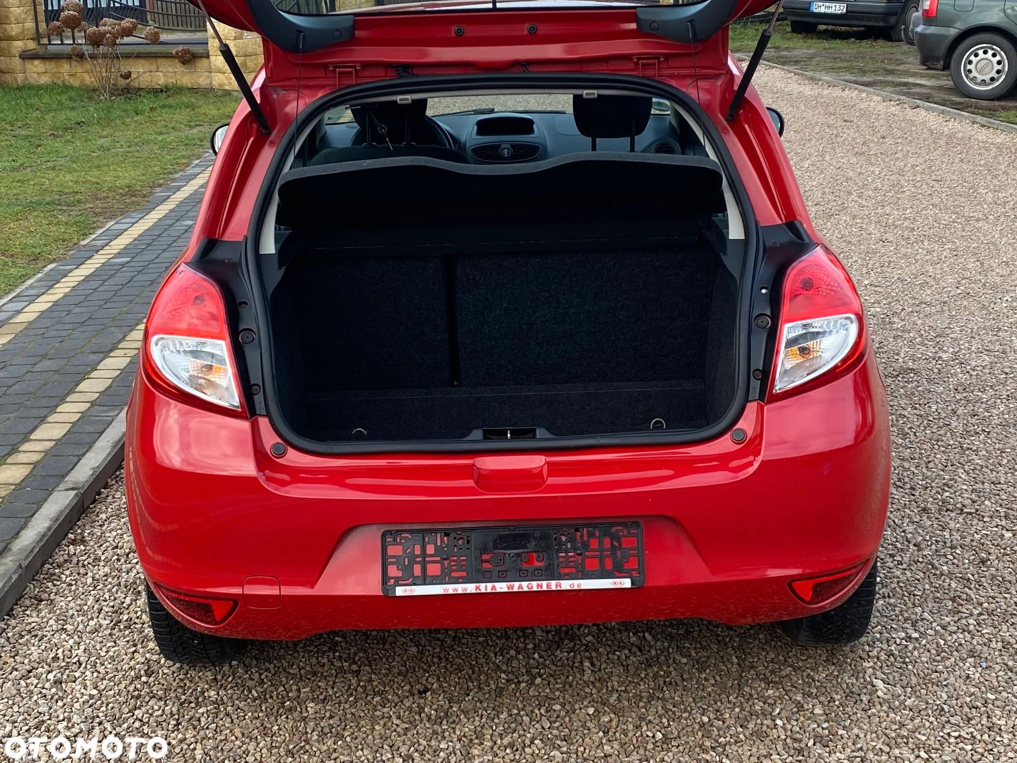 Renault Clio 1.2 16V 75 Expression - 9