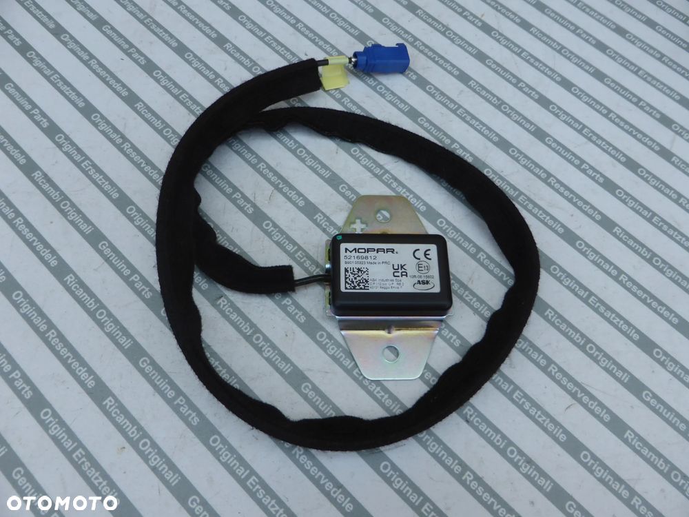 ANTENA GPS MOPAR 520342680 - 3