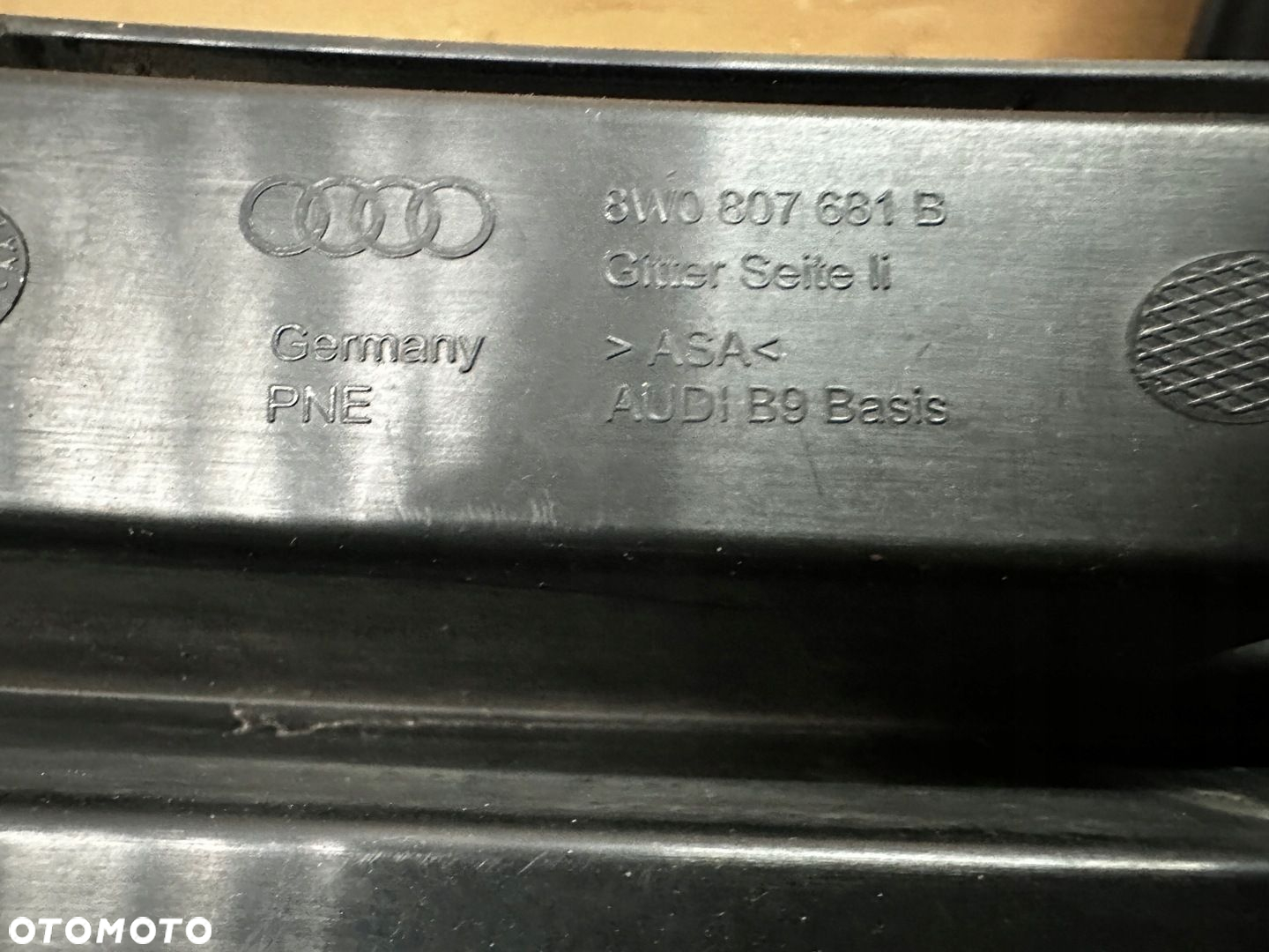 KRATKA ZDERZAKA LEWA AUDI A4 B9 15-19 OE 8W0807681B - 3