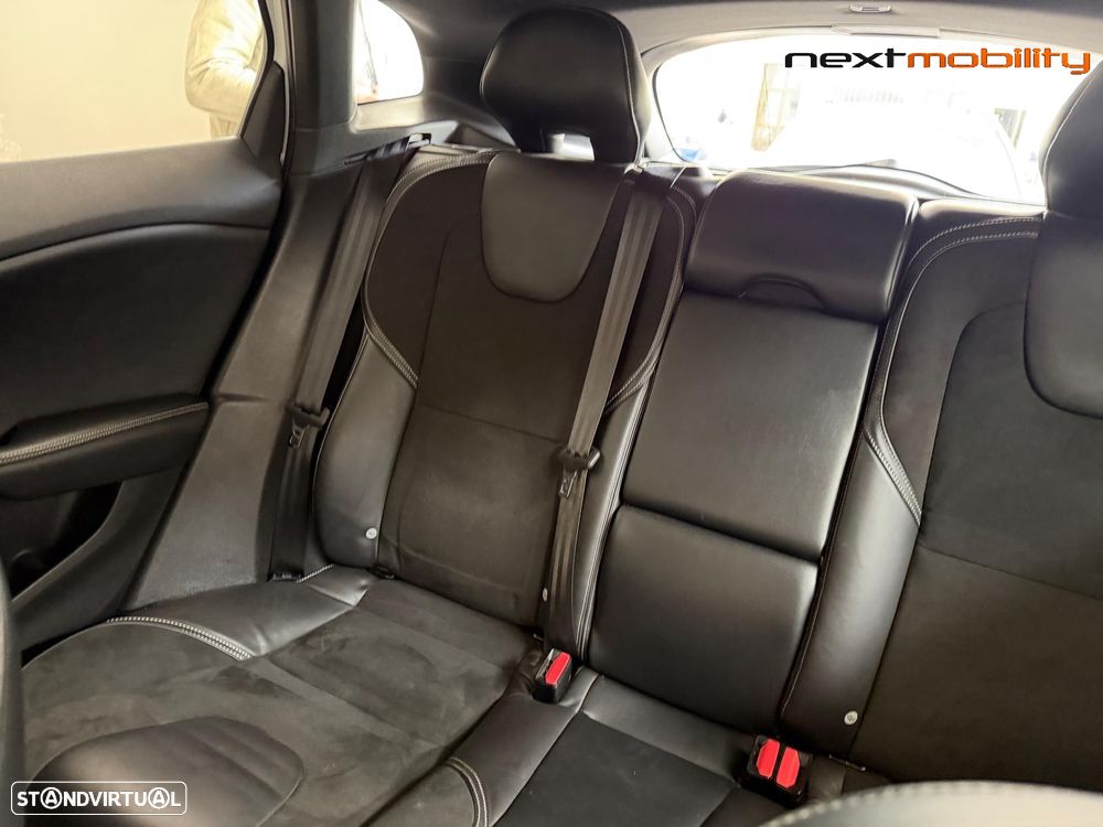 Volvo V40 2.0 D2 R-Design - 19