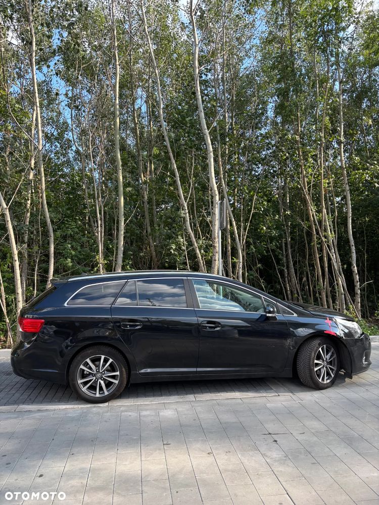 Toyota Avensis 1.8 Sol plus NAVI - 17