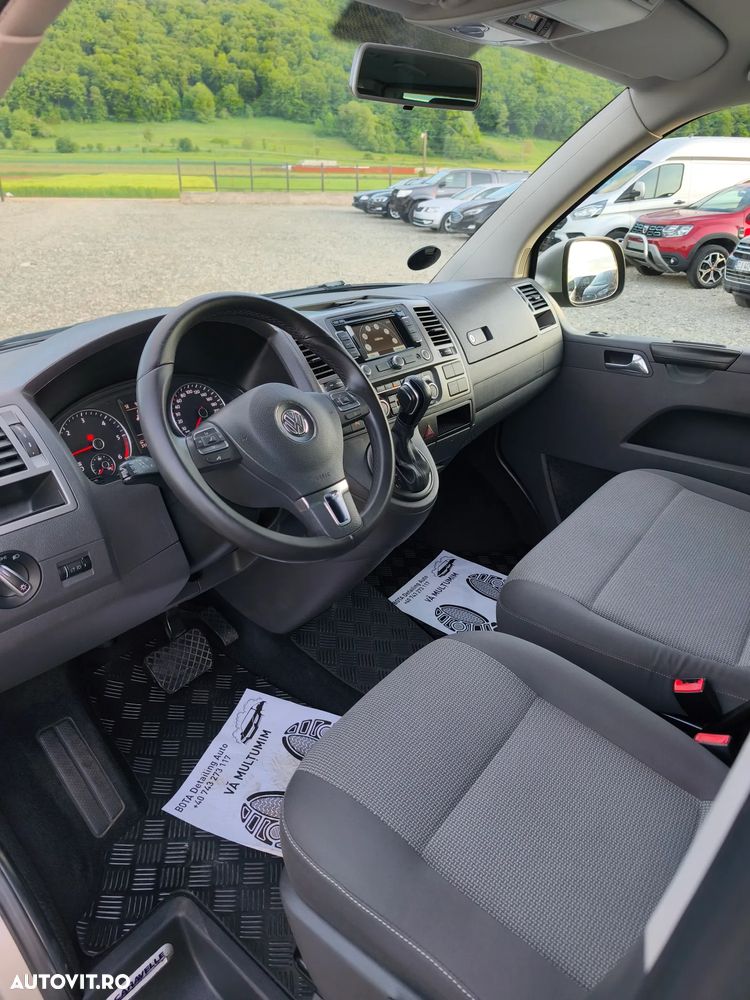 Volkswagen Caravelle - 24