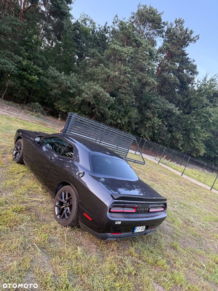 Dodge Challenger - 7