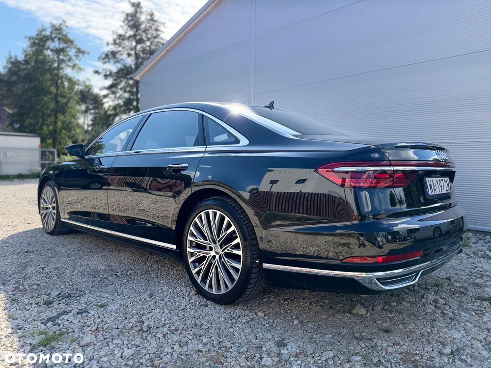 Audi A8 - 6