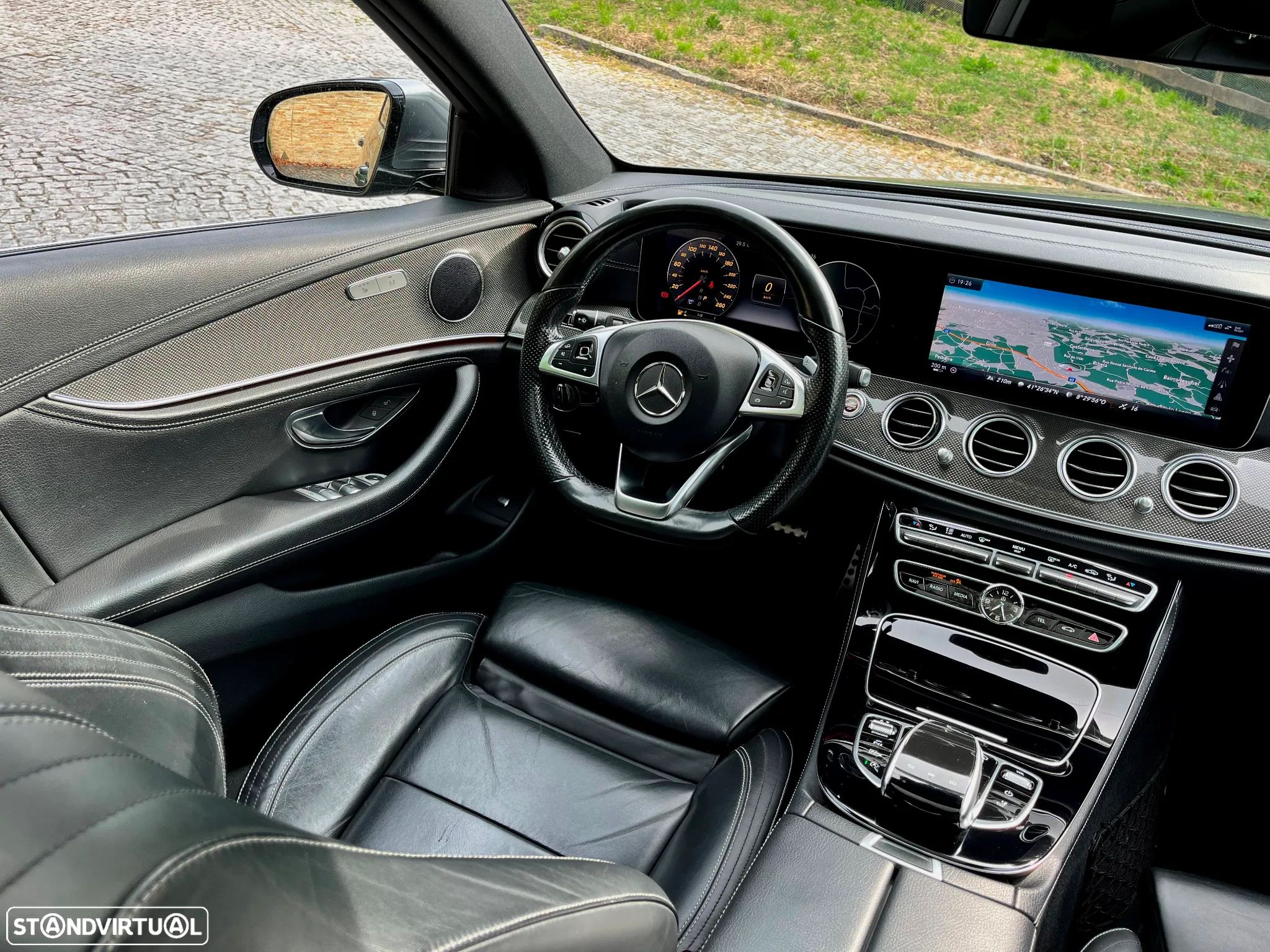 Mercedes-Benz E 220 d 4Matic T 9G-TRONIC AMG Line - 6