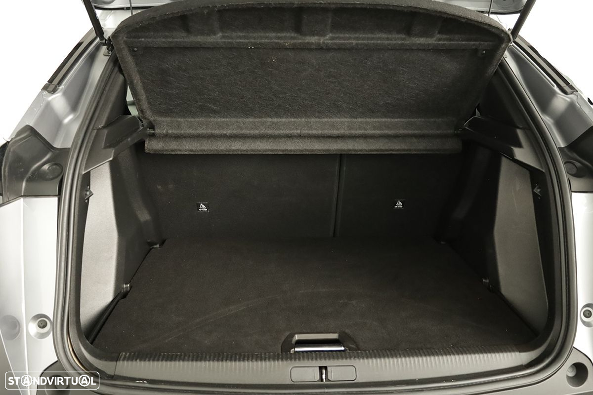 Peugeot 2008 1.2 PureTech Allure EAT8 - 24