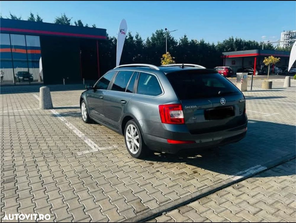 Skoda Octavia 1.6 TDI DSG Ambition - 4