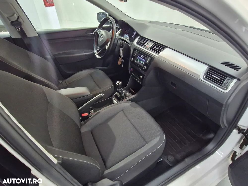 Skoda RAPID 1.2 TSI Ambition - 14