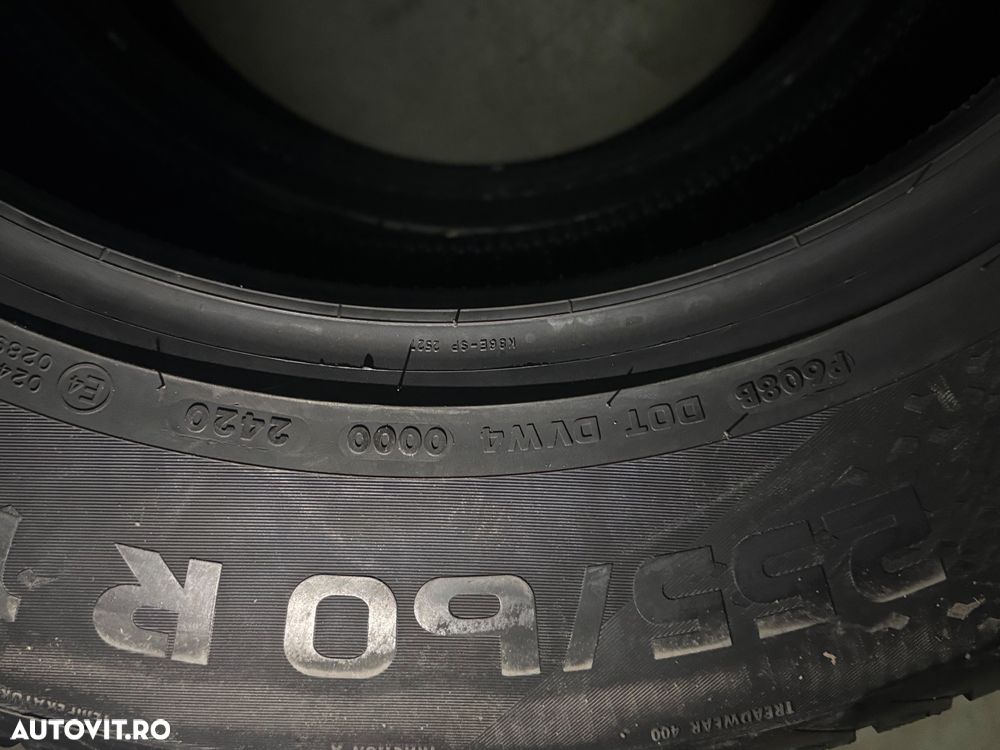 Vând 2 anvelope 255/60/18 vredestein de patru sezoane noi - 4
