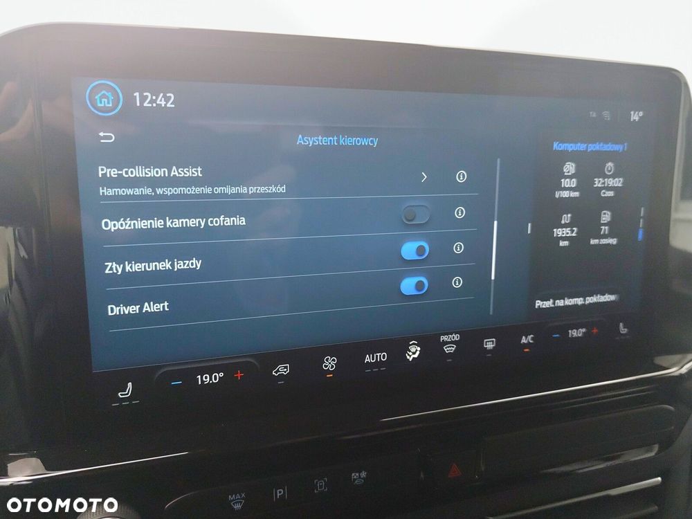 Ford Tourneo Custom - 35