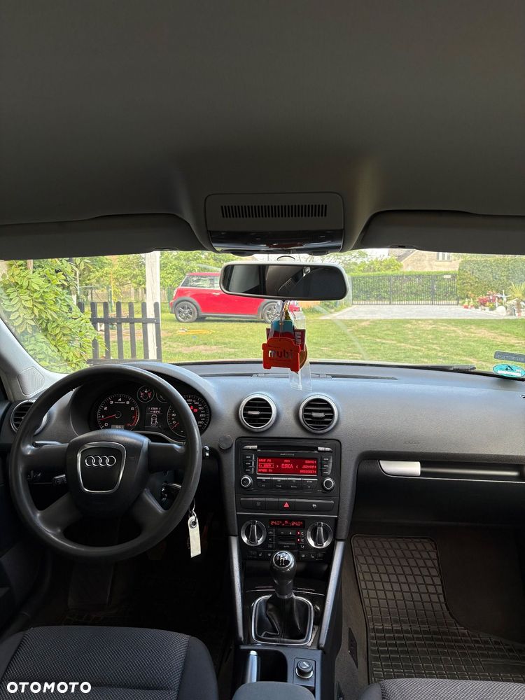 Audi A3 Sportback 1.6 Attraction - 12