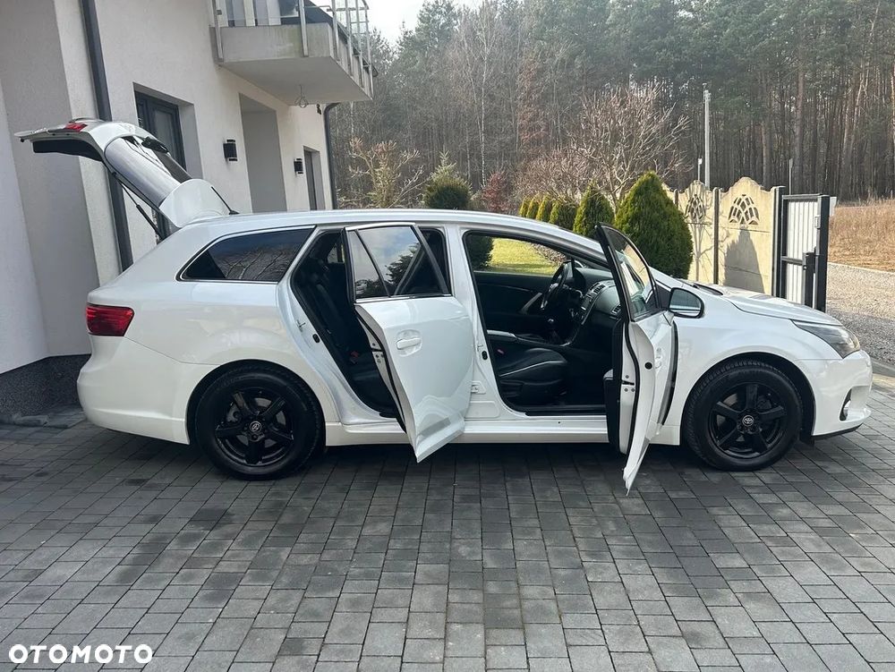 Toyota Avensis Touring Sports 1.8 Business Edition - 11