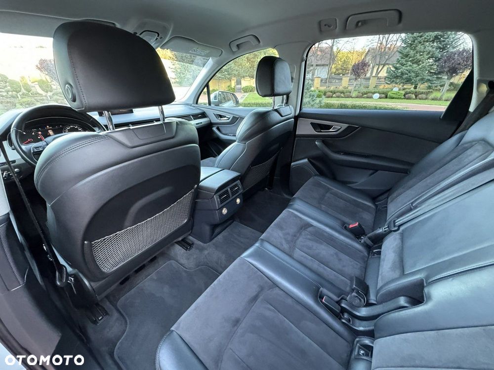 Audi Q7 - 36