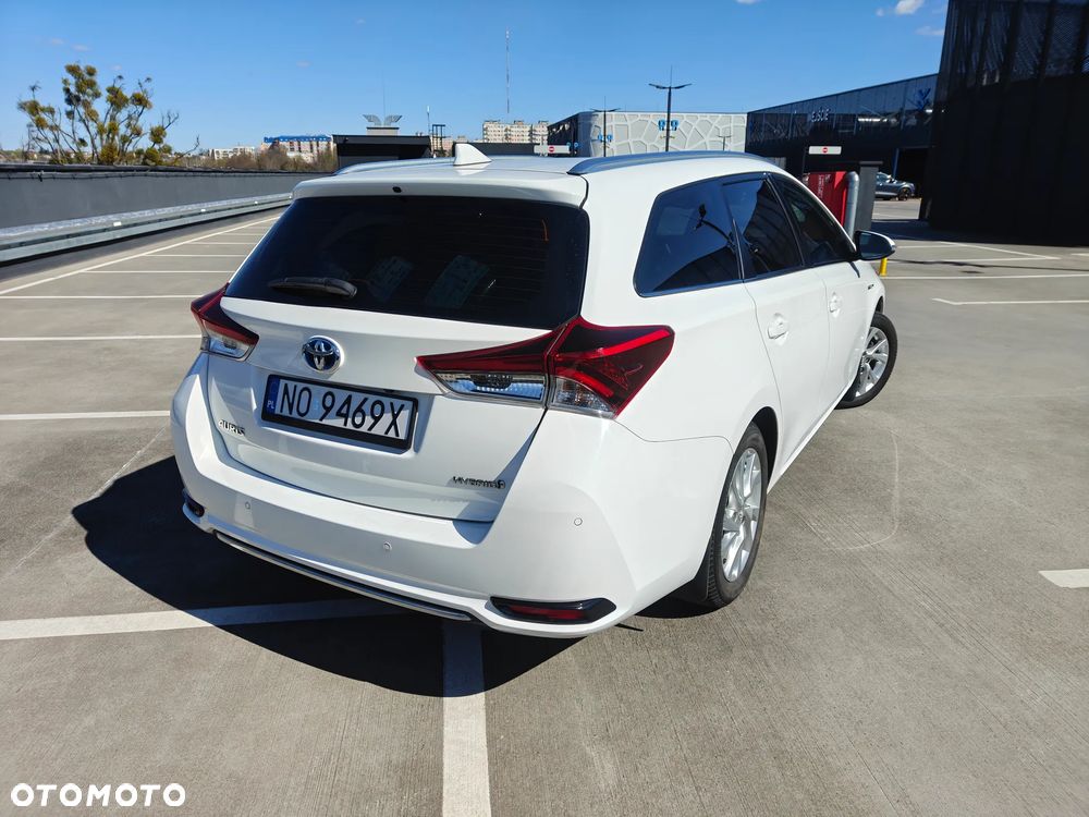 Toyota Auris Hybrid 135 Premium - 6