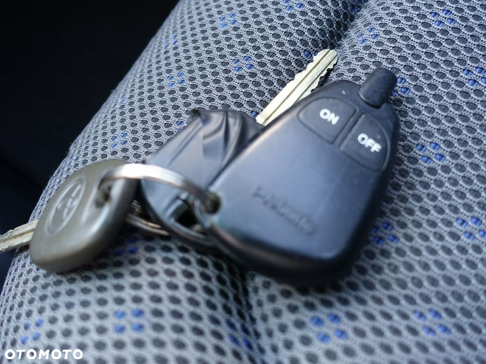 Toyota Yaris Verso - 26