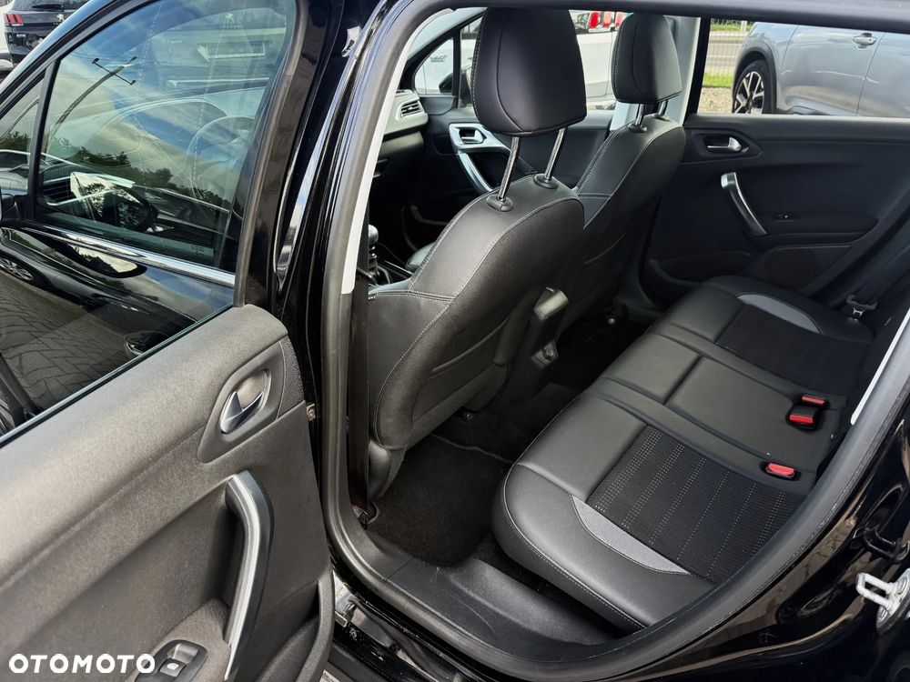 Peugeot 2008 BlueHDi 100 STOP & START Allure - 9