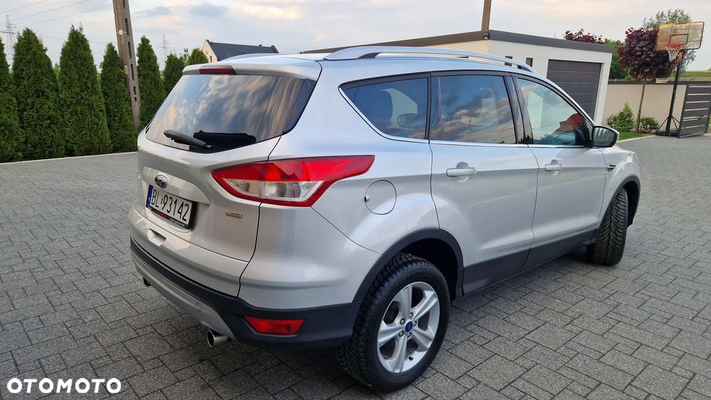 Ford Kuga 1.6 EcoBoost 2x4 Titanium - 23