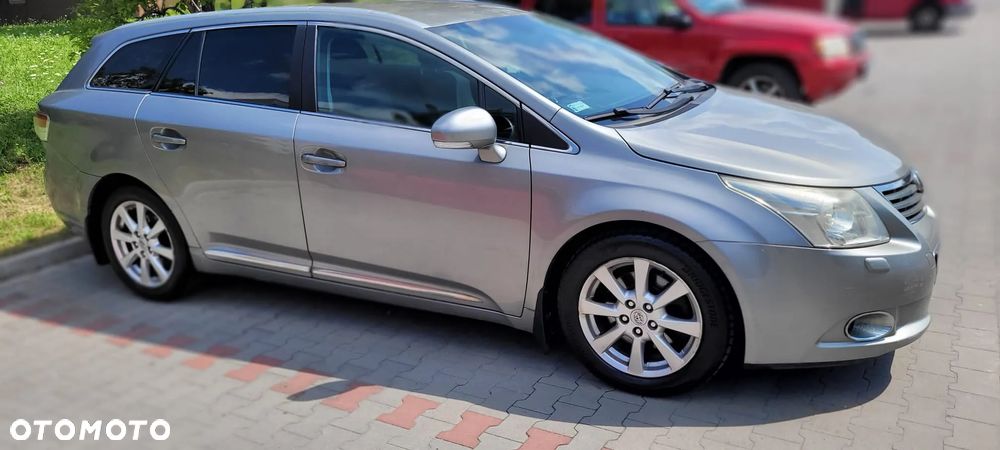 Toyota Avensis 2.2 D-4D Sol Plus - 2