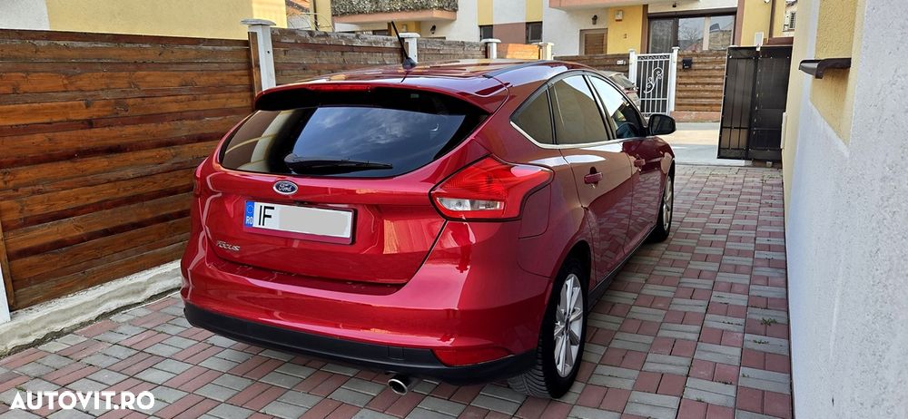 Ford Focus 2.0 TDCI Powershift Titanium - 6