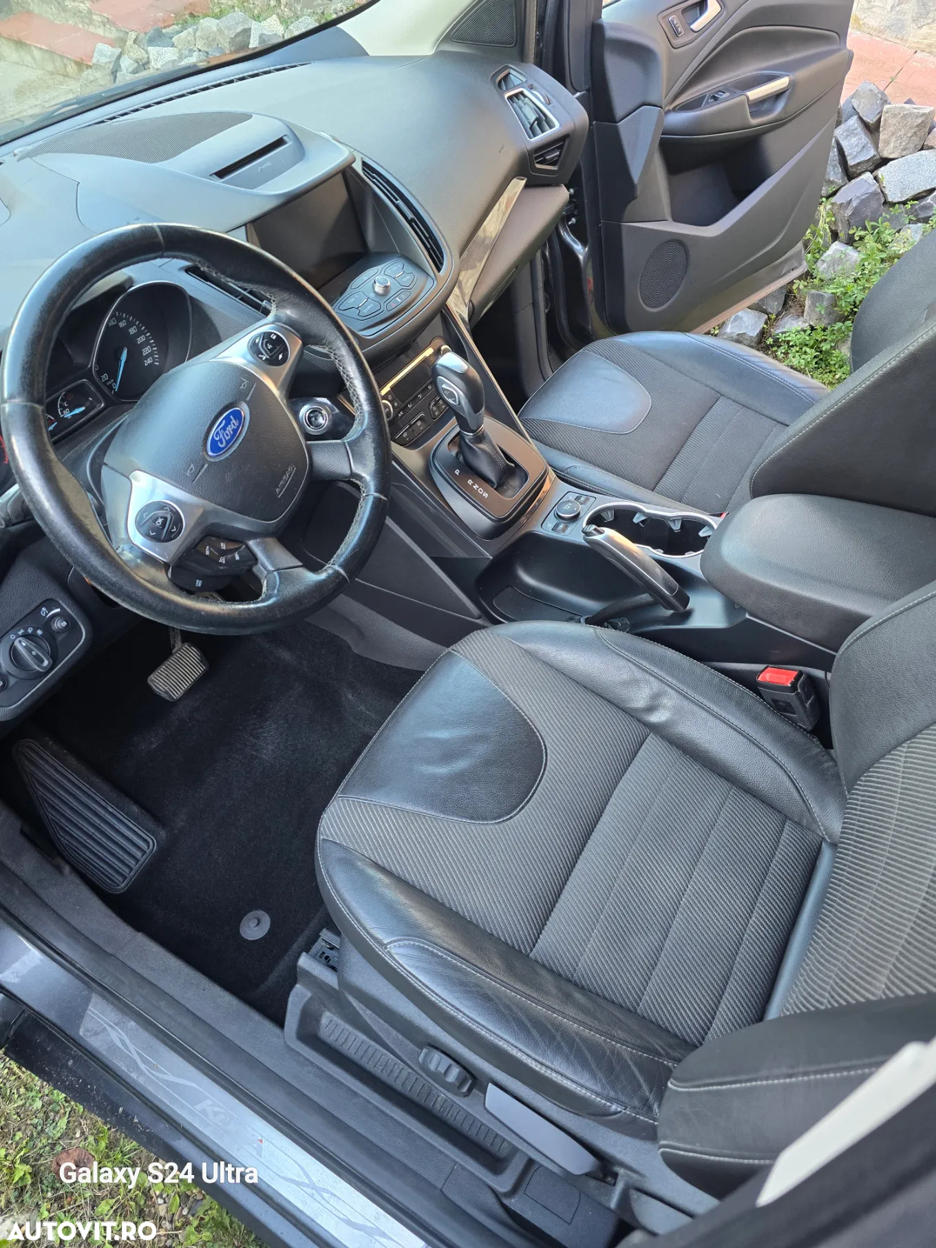Ford Kuga 2.0 TDCi 4WD Powershift Titanium - 4