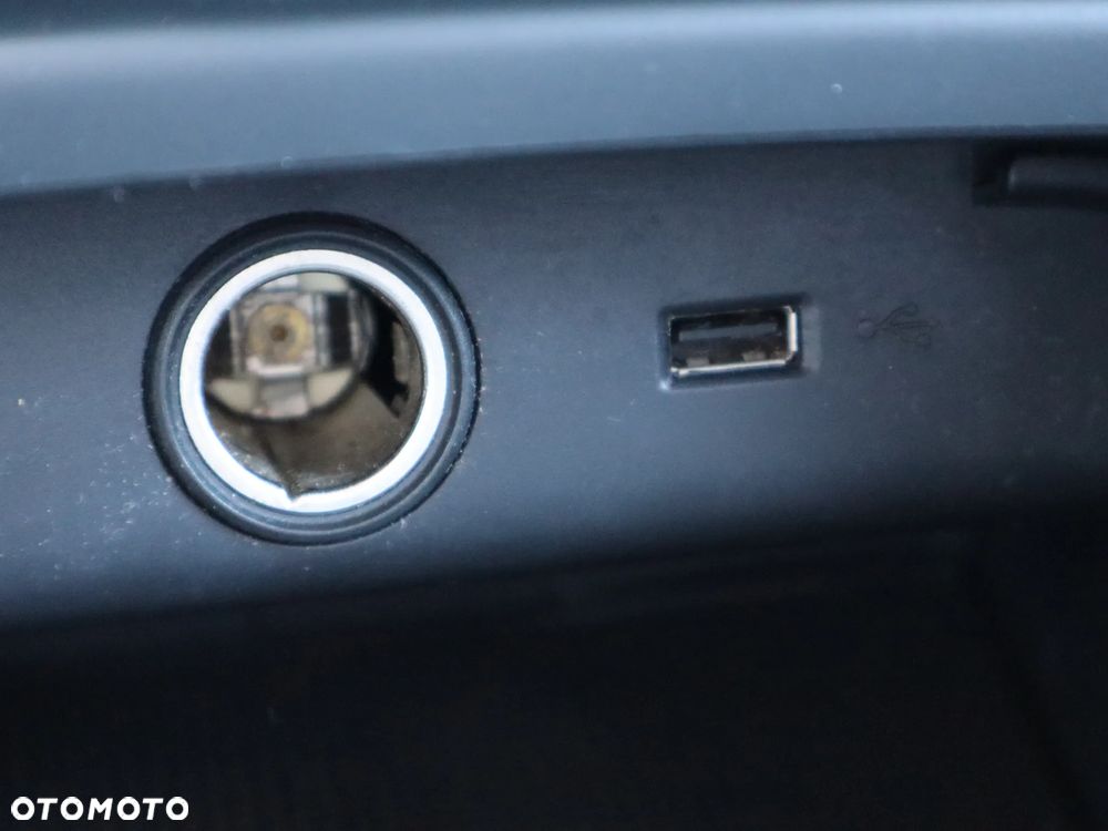 Volvo XC 40 B4 B Momentum - 24