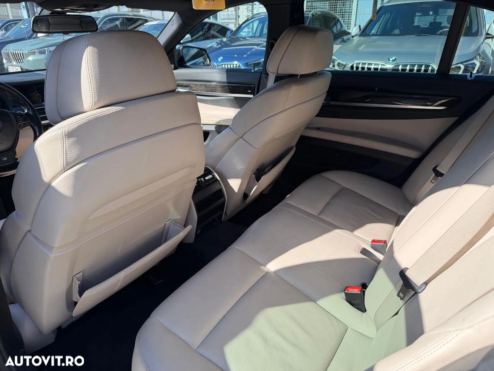 BMW Seria 7 740d xDrive Aut. - 25