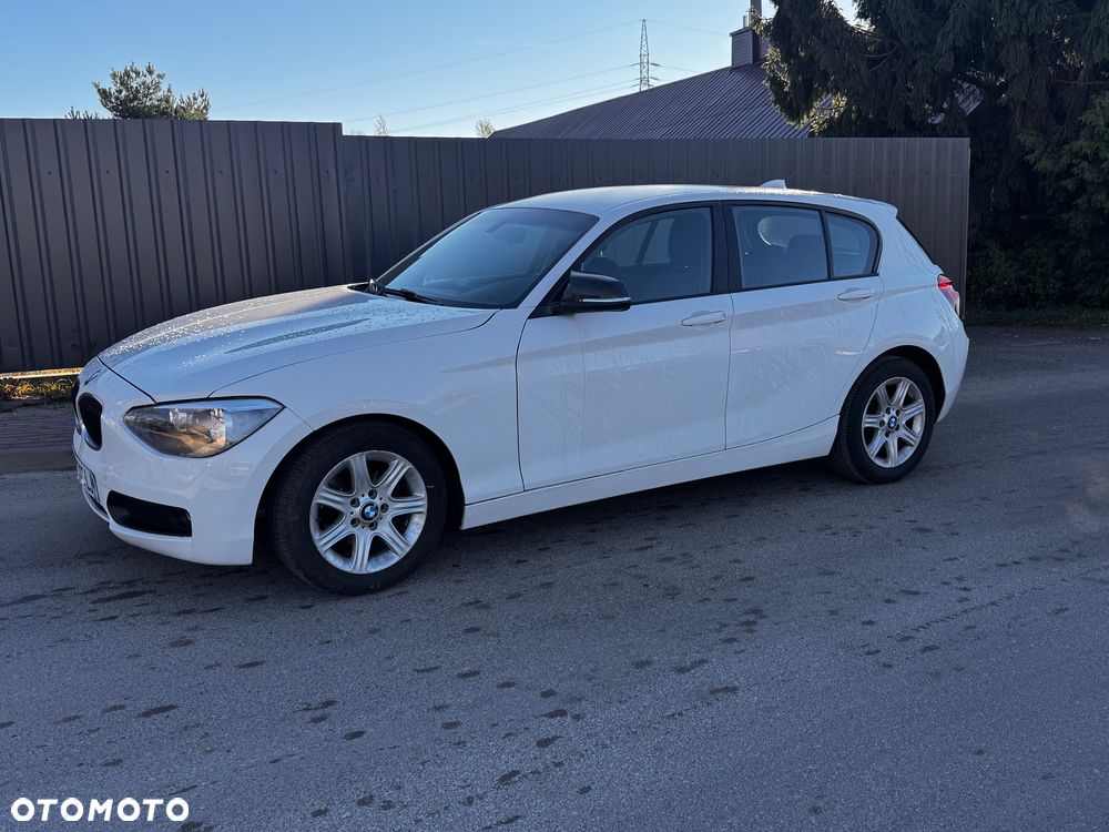 BMW Seria 1 114d Sport Line - 2