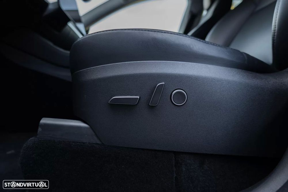 Tesla Model Y Long Range Tração Integral - 23