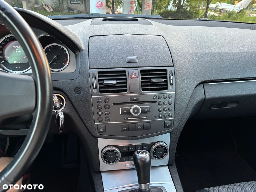 Mercedes-Benz Klasa C 200 CGI Automatik BlueEFFICIENCY Avantgarde - 15