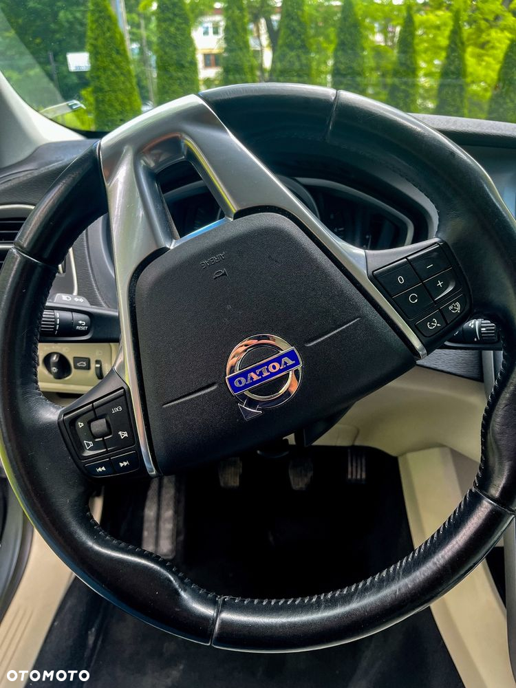 Volvo V40 D3 Momentum - 17