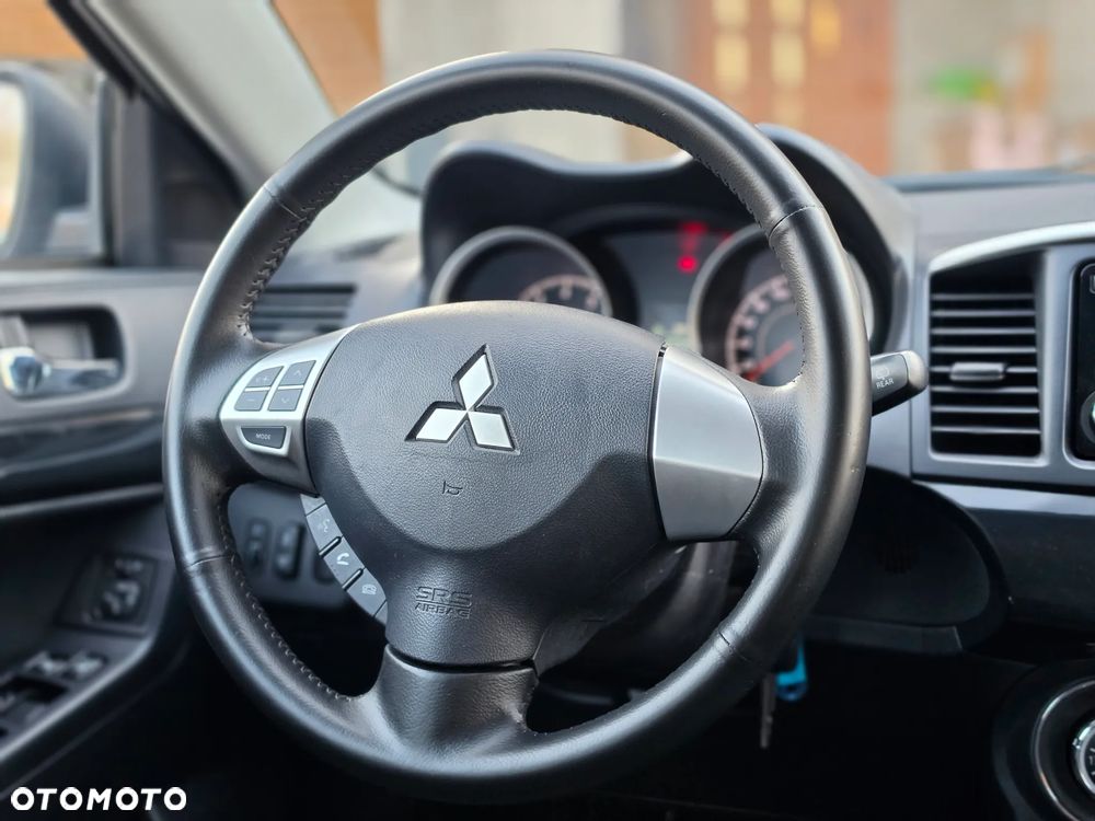 Mitsubishi Lancer - 25