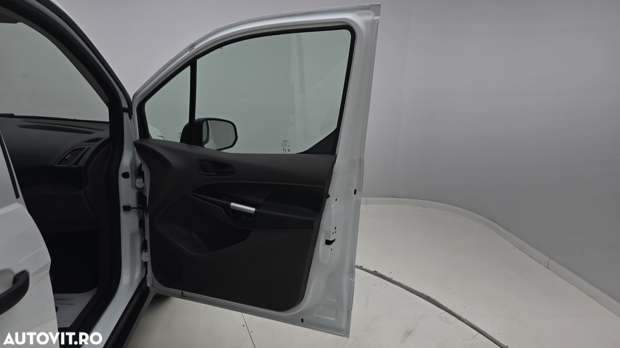 Ford Transit Connect - 18