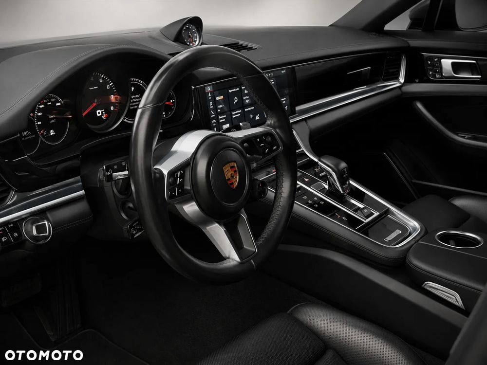 Porsche Panamera 4 - 10