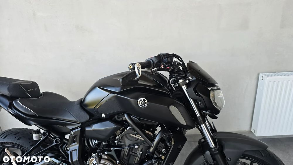 Yamaha MT - 28