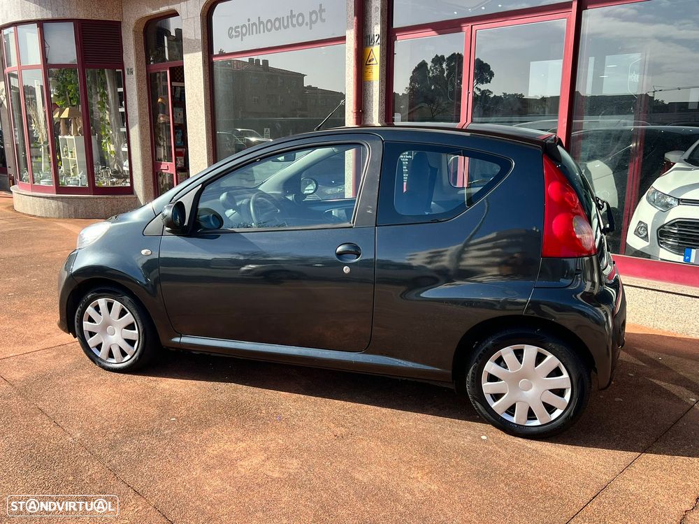 Peugeot 107 1.0 Trendy 2 Tronic - 2