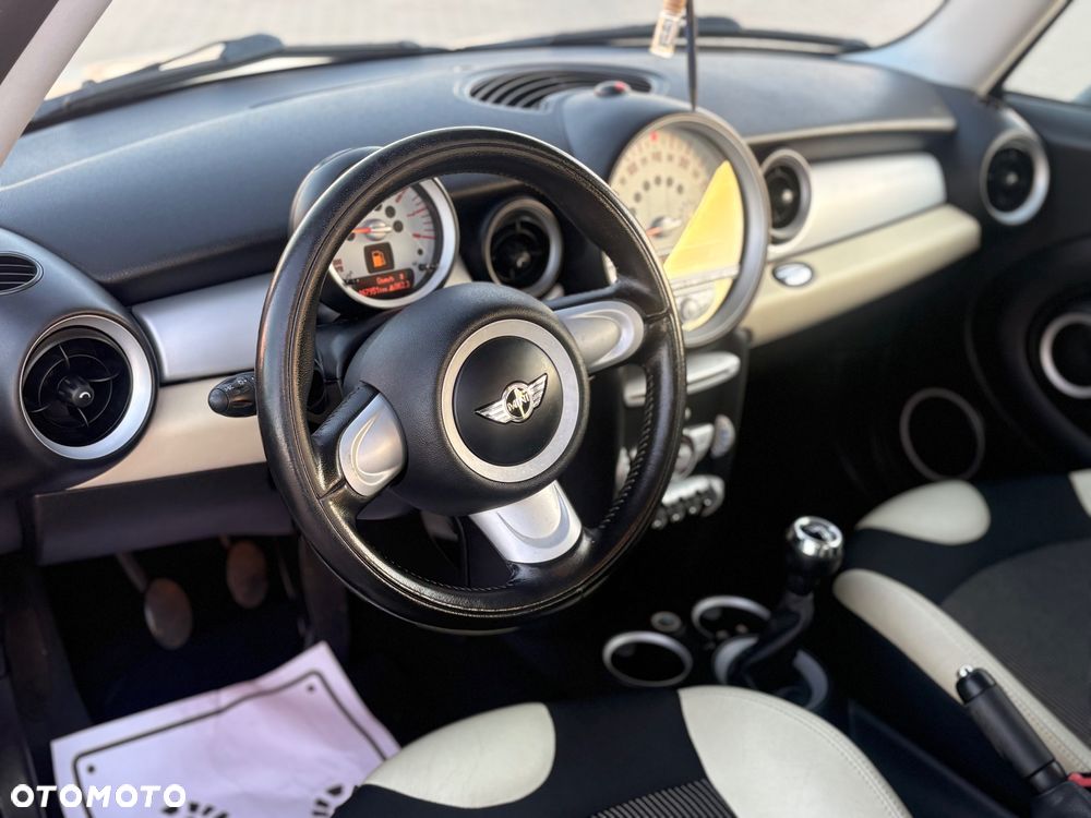 MINI Cooper Standard - 10