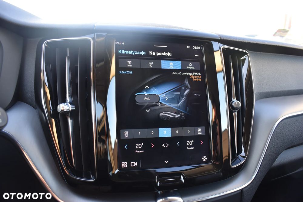 Volvo XC 60 B4 B Momentum Pro - 29