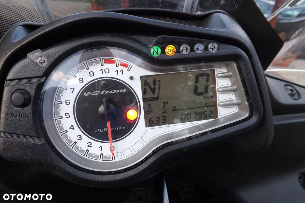 Suzuki V-STROM - 12