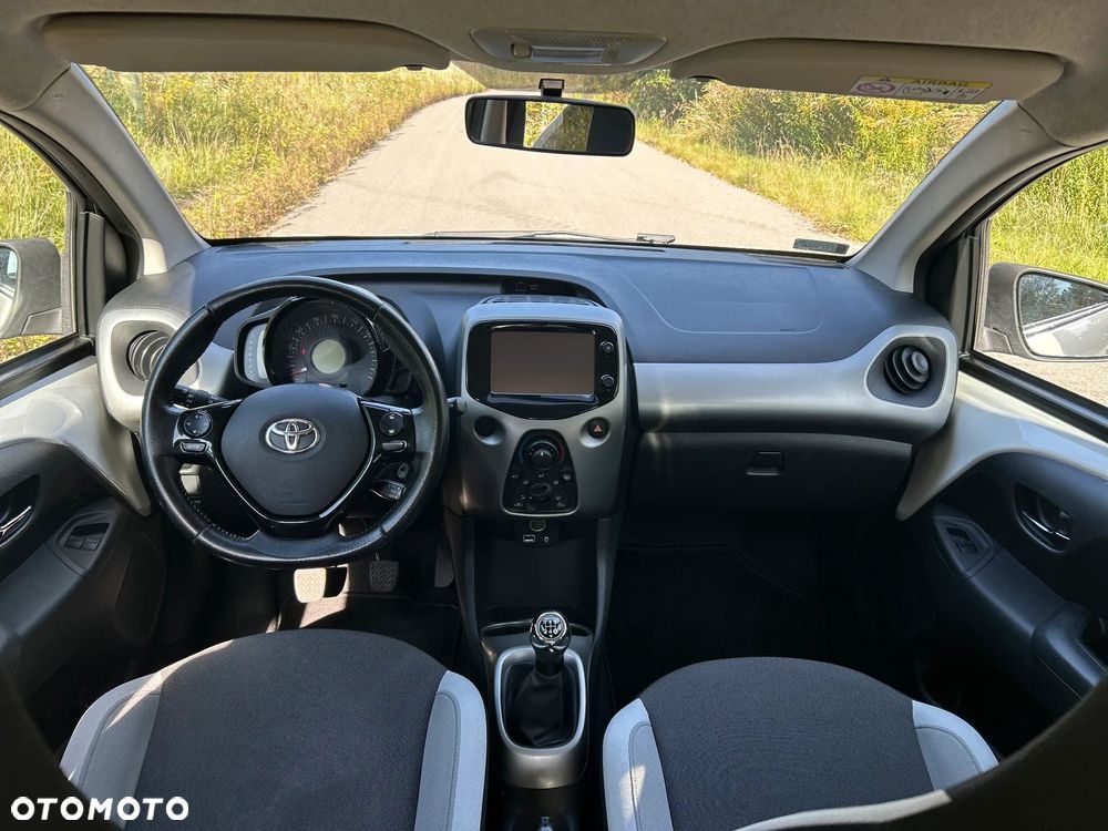 Toyota Aygo x-play - 6
