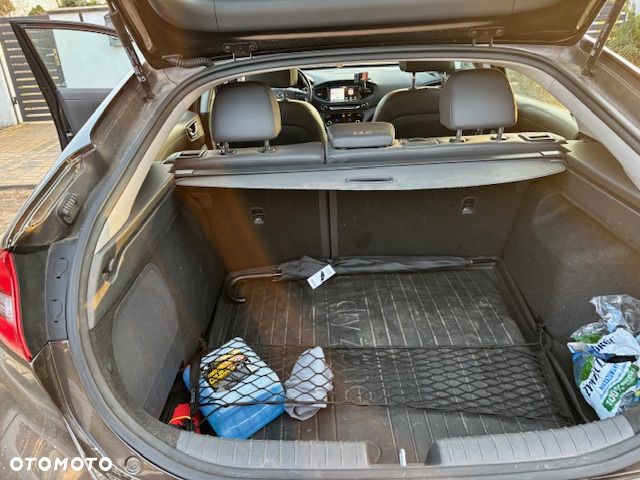Hyundai IONIQ - 16